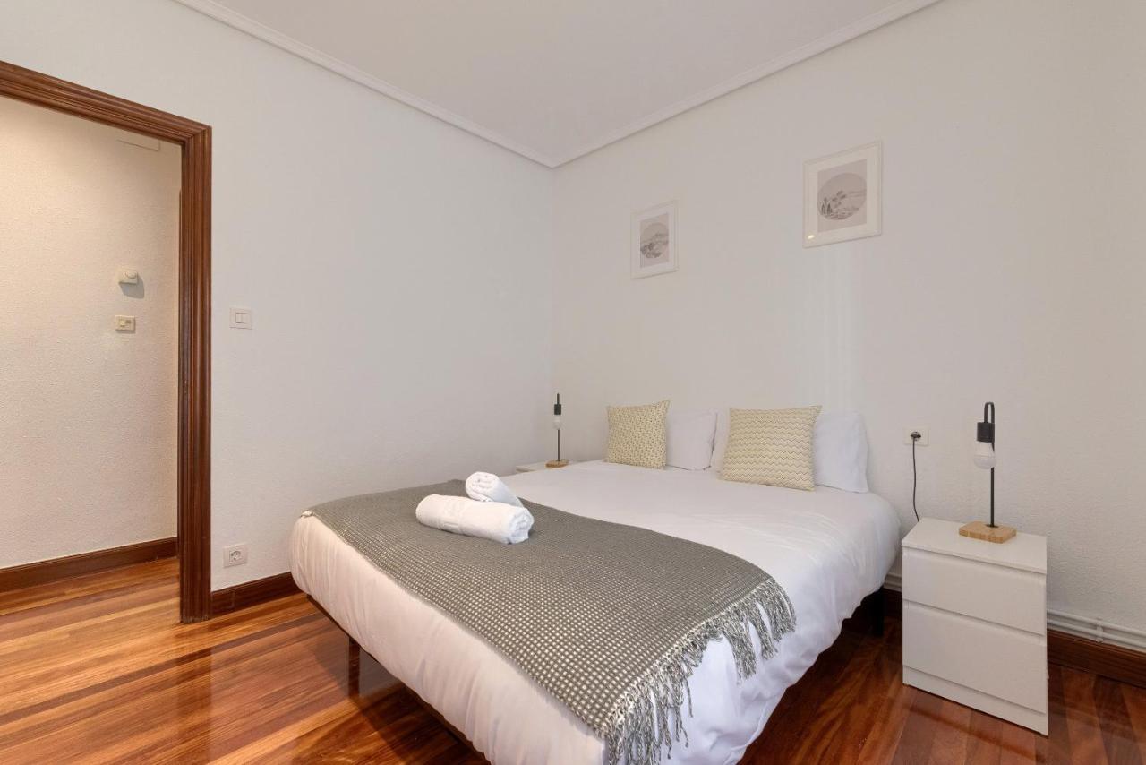 Апартаменти Vivienda Turistica Junto Al Ayuntamiento Більбао Екстер'єр фото